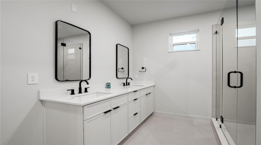 Lady Lake, Florida 32159, 4 Bedroom Bedrooms, ,3 Bathroombathrooms,Residential,For Sale,Skyfield,0,Mfrg5105211