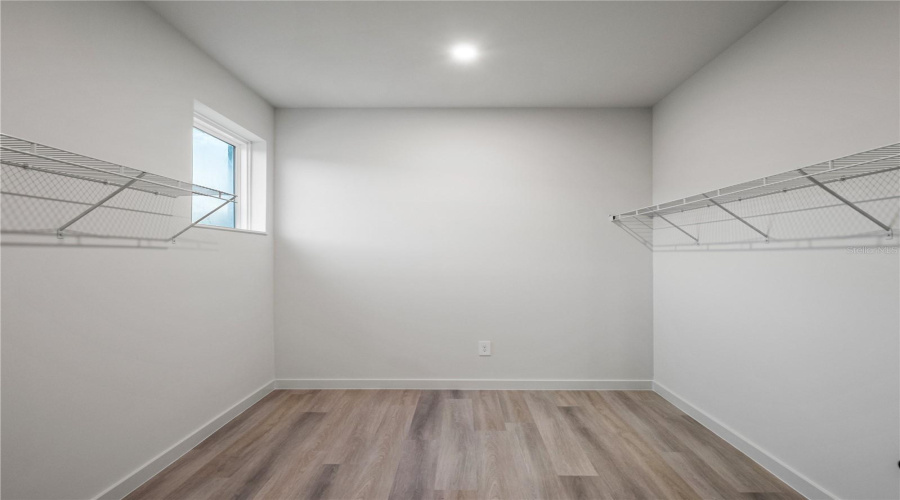 Lady Lake, Florida 32159, 4 Bedroom Bedrooms, ,3 Bathroombathrooms,Residential,For Sale,Skyfield,0,Mfrg5105211