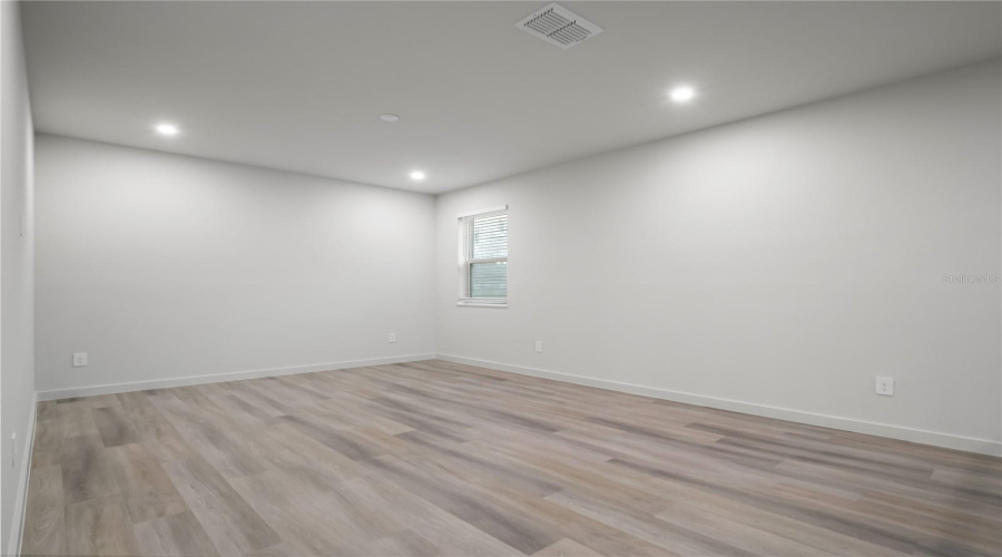 Lady Lake, Florida 32159, 4 Bedroom Bedrooms, ,3 Bathroombathrooms,Residential,For Sale,Skyfield,0,Mfrg5105211
