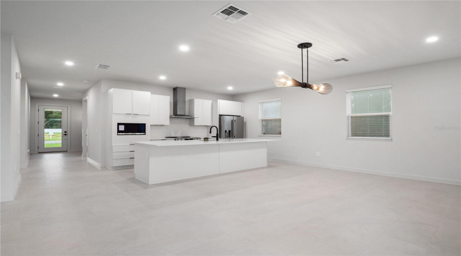 Lady Lake, Florida 32159, 4 Bedroom Bedrooms, ,3 Bathroombathrooms,Residential,For Sale,Skyfield,0,Mfrg5105211