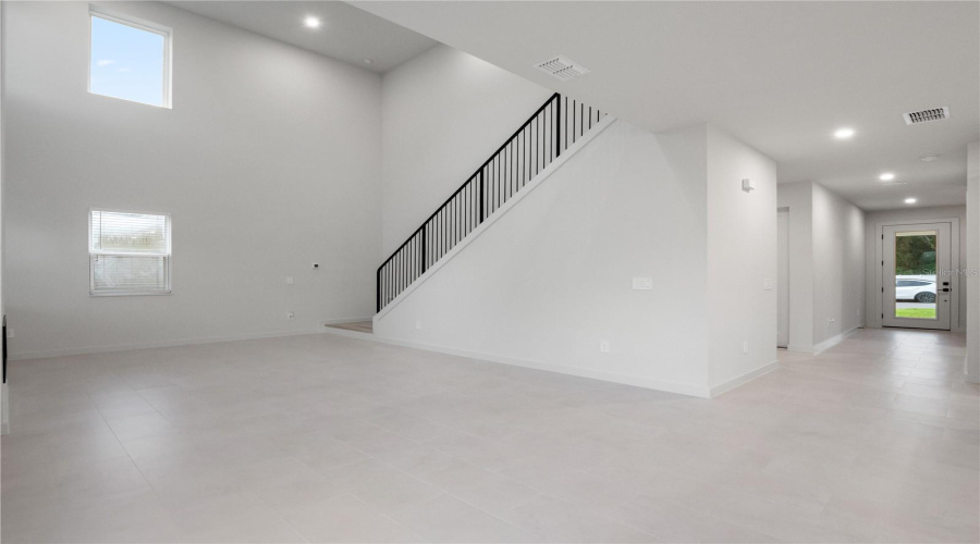 Lady Lake, Florida 32159, 4 Bedroom Bedrooms, ,3 Bathroombathrooms,Residential,For Sale,Skyfield,0,Mfrg5105211