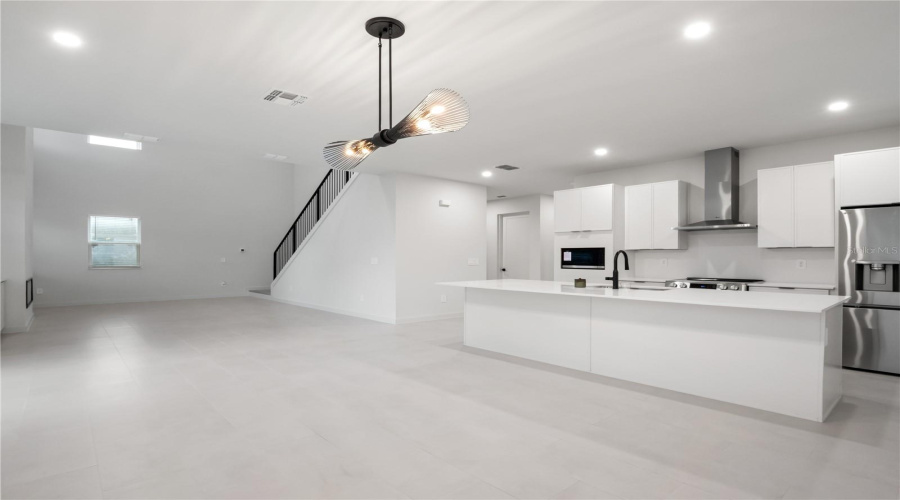 Lady Lake, Florida 32159, 4 Bedroom Bedrooms, ,3 Bathroombathrooms,Residential,For Sale,Skyfield,0,Mfrg5105211