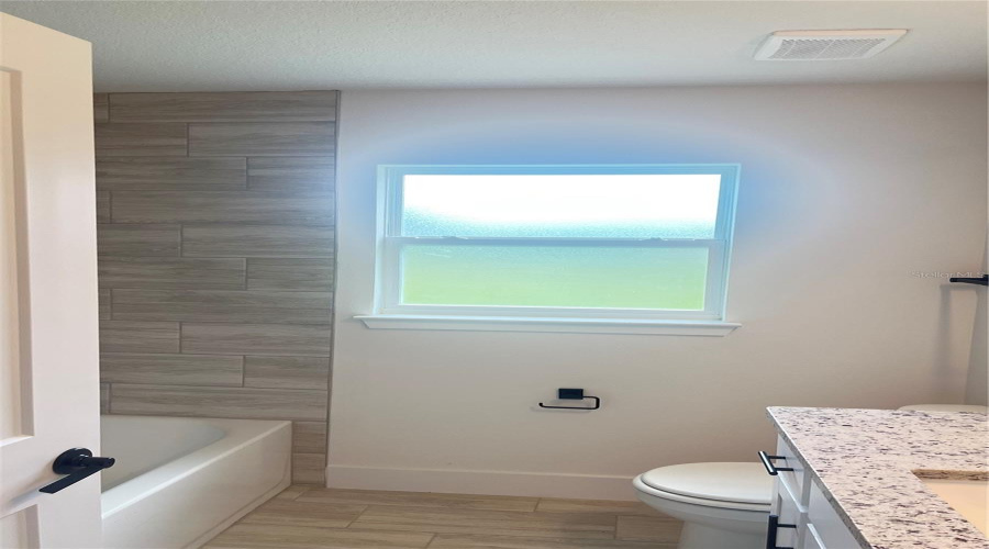 Dade City, Florida 33523, 4 Bedroom Bedrooms, ,2 Bathroombathrooms,Residential,For Sale,Hidden View Circle,0,Mfrtb8456391