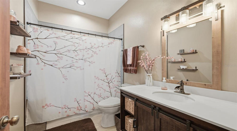 Geneva, Florida 32732, 5 Bedroom Bedrooms, ,3 Bathroombathrooms,Residential,For Sale,Jungle,0,Mfrv4949688
