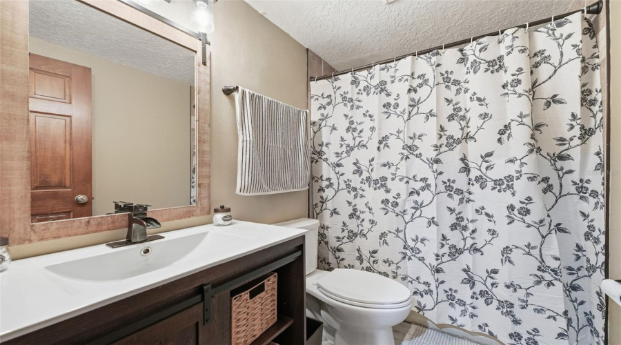 Geneva, Florida 32732, 5 Bedroom Bedrooms, ,3 Bathroombathrooms,Residential,For Sale,Jungle,0,Mfrv4949688