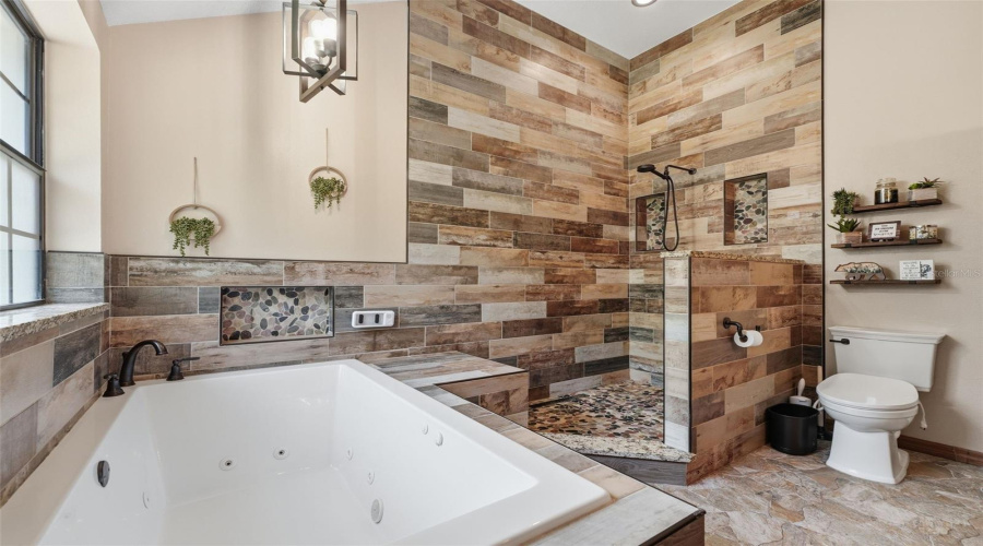 Geneva, Florida 32732, 5 Bedroom Bedrooms, ,3 Bathroombathrooms,Residential,For Sale,Jungle,0,Mfrv4949688