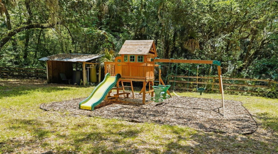 Geneva, Florida 32732, 5 Bedroom Bedrooms, ,3 Bathroombathrooms,Residential,For Sale,Jungle,0,Mfrv4949688