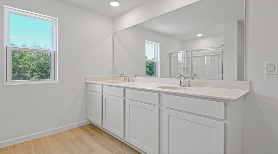 Ocala, Florida 34474, 5 Bedroom Bedrooms, ,3 Bathroombathrooms,Residential,For Sale,64Th,0,Mfrs5130906