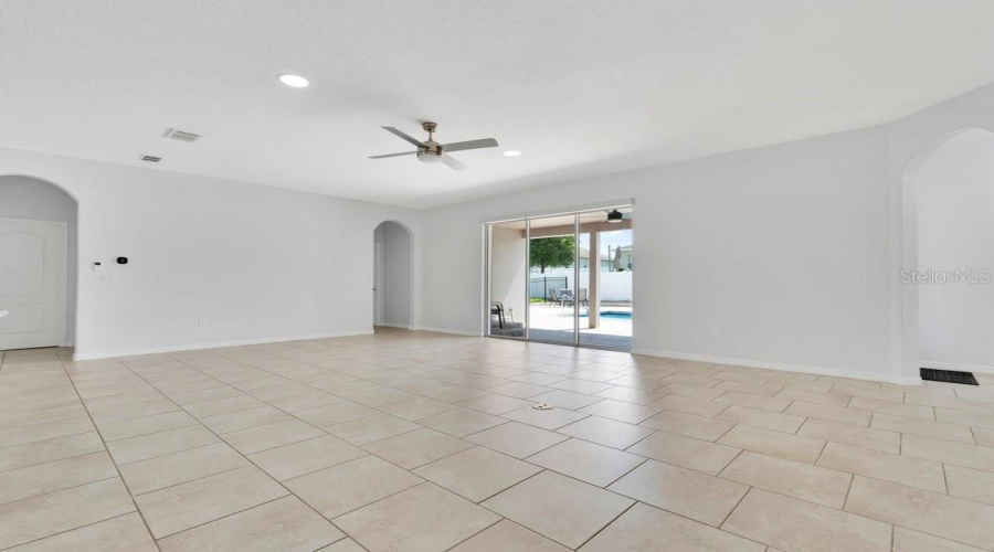 Apopka, Florida 32712, 4 Bedroom Bedrooms, ,3 Bathroombathrooms,Residential,For Sale,Rock Creek,0,Mfro6426550