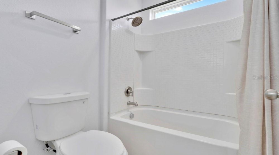 Apopka, Florida 32712, 4 Bedroom Bedrooms, ,3 Bathroombathrooms,Residential,For Sale,Rock Creek,0,Mfro6426550