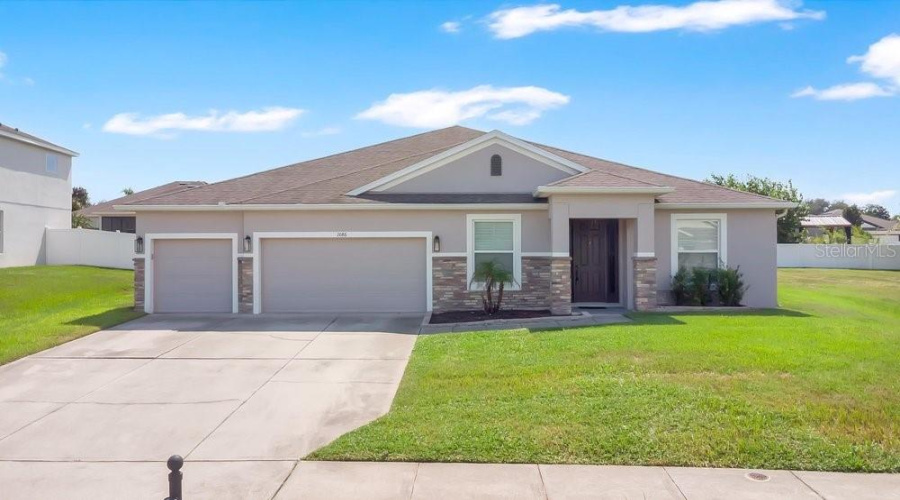 Apopka, Florida 32712, 4 Bedroom Bedrooms, ,3 Bathroombathrooms,Residential,For Sale,Rock Creek,0,Mfro6426550