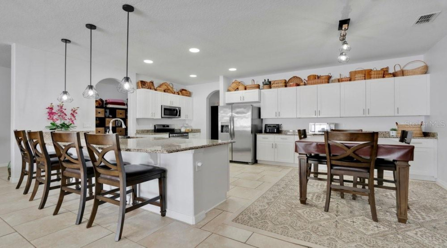 Apopka, Florida 32712, 4 Bedroom Bedrooms, ,3 Bathroombathrooms,Residential,For Sale,Rock Creek,0,Mfro6426550