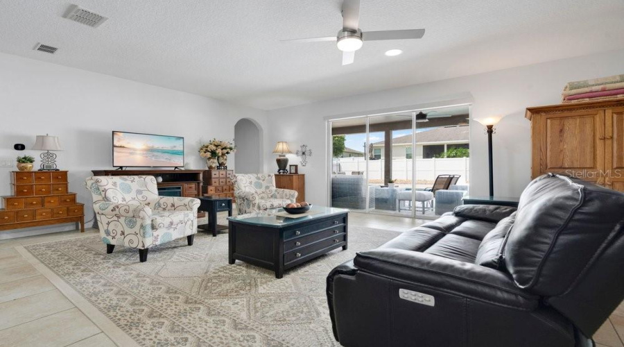Apopka, Florida 32712, 4 Bedroom Bedrooms, ,3 Bathroombathrooms,Residential,For Sale,Rock Creek,0,Mfro6426550