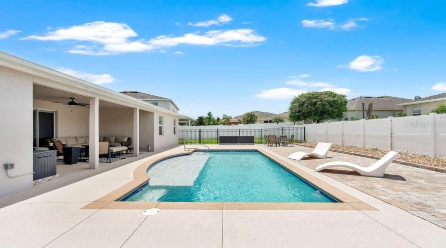 Apopka, Florida 32712, 4 Bedroom Bedrooms, ,3 Bathroombathrooms,Residential,For Sale,Rock Creek,0,Mfro6426550