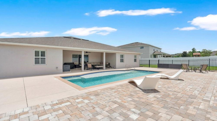 Apopka, Florida 32712, 4 Bedroom Bedrooms, ,3 Bathroombathrooms,Residential,For Sale,Rock Creek,0,Mfro6426550