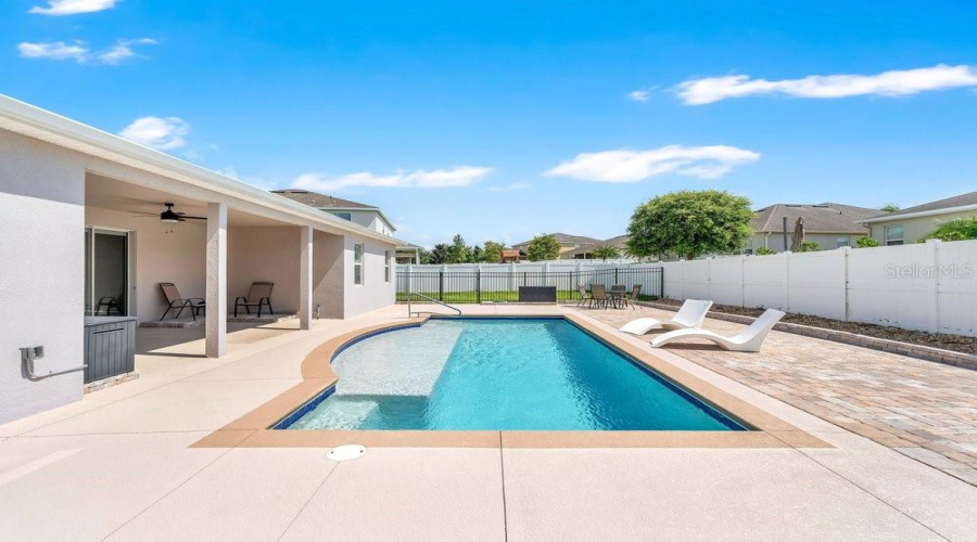Apopka, Florida 32712, 4 Bedroom Bedrooms, ,3 Bathroombathrooms,Residential,For Sale,Rock Creek,0,Mfro6426550