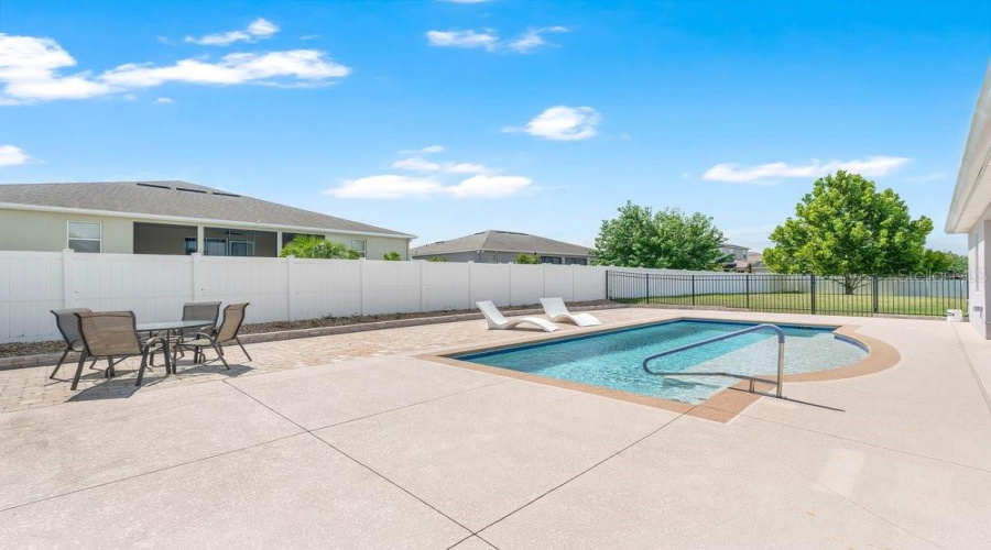 Apopka, Florida 32712, 4 Bedroom Bedrooms, ,3 Bathroombathrooms,Residential,For Sale,Rock Creek,0,Mfro6426550