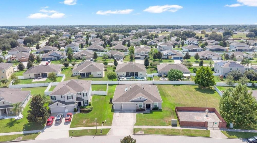 Apopka, Florida 32712, 4 Bedroom Bedrooms, ,3 Bathroombathrooms,Residential,For Sale,Rock Creek,0,Mfro6426550