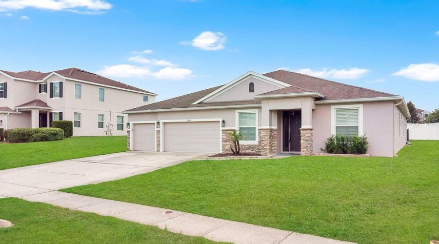 Apopka, Florida 32712, 4 Bedroom Bedrooms, ,3 Bathroombathrooms,Residential,For Sale,Rock Creek,0,Mfro6426550