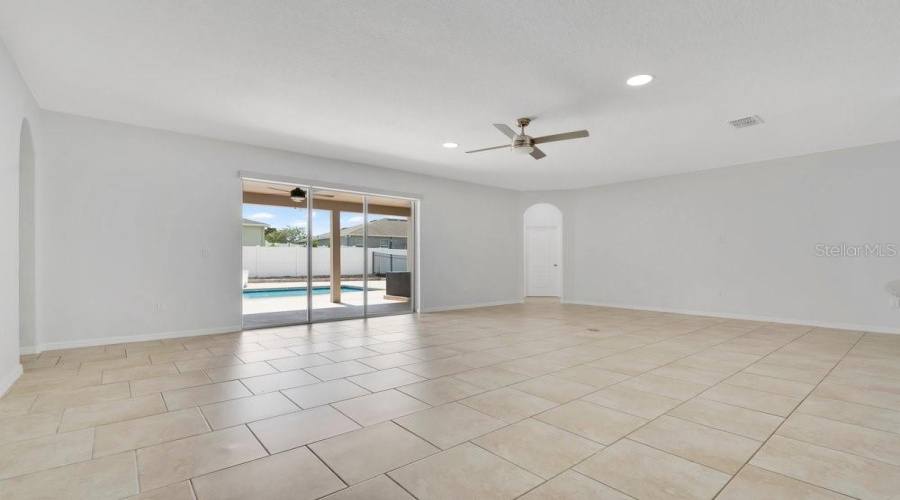 Apopka, Florida 32712, 4 Bedroom Bedrooms, ,3 Bathroombathrooms,Residential,For Sale,Rock Creek,0,Mfro6426550