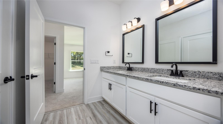 Alachua, Florida 32615, 4 Bedroom Bedrooms, ,2 Bathroombathrooms,Residential,For Sale,178Th Ter,0,Mfrgc541362