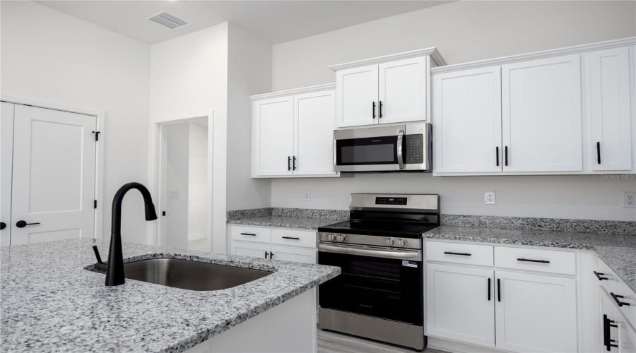 Alachua, Florida 32615, 4 Bedroom Bedrooms, ,2 Bathroombathrooms,Residential,For Sale,178Th Ter,0,Mfrgc541362