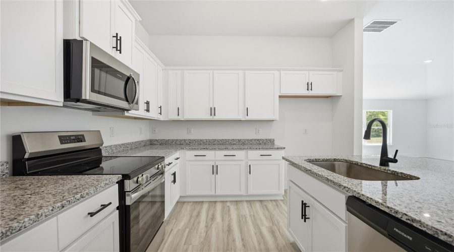 Alachua, Florida 32615, 4 Bedroom Bedrooms, ,2 Bathroombathrooms,Residential,For Sale,178Th Ter,0,Mfrgc541362