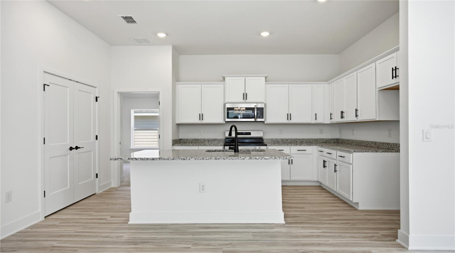 Alachua, Florida 32615, 4 Bedroom Bedrooms, ,2 Bathroombathrooms,Residential,For Sale,178Th Ter,0,Mfrgc541362
