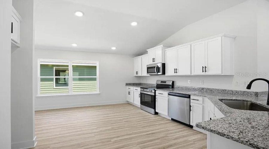 Alachua, Florida 32615, 4 Bedroom Bedrooms, ,2 Bathroombathrooms,Residential,For Sale,178Th,0,Mfrgc541921