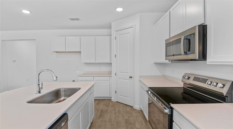 Ocala, Florida 34474, 4 Bedroom Bedrooms, ,3 Bathroombathrooms,Residential,For Sale,64Th,0,Mfrs5127299
