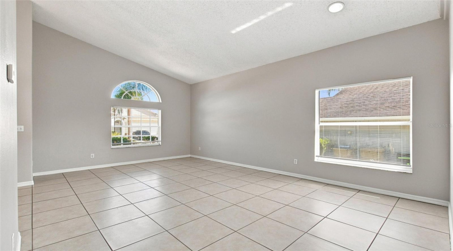 Clermont, Florida 34714, 4 Bedroom Bedrooms, ,3 Bathroombathrooms,Residential,For Sale,Palm Spring,0,Mfro6433273