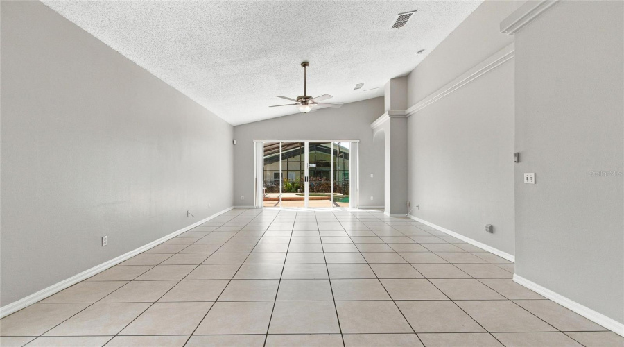 Clermont, Florida 34714, 4 Bedroom Bedrooms, ,3 Bathroombathrooms,Residential,For Sale,Palm Spring,0,Mfro6433273