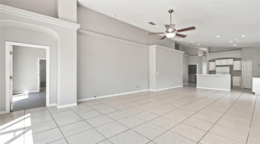Clermont, Florida 34714, 4 Bedroom Bedrooms, ,3 Bathroombathrooms,Residential,For Sale,Palm Spring,0,Mfro6433273