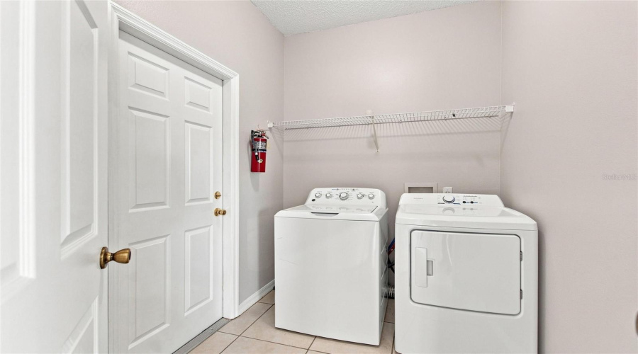 Clermont, Florida 34714, 4 Bedroom Bedrooms, ,3 Bathroombathrooms,Residential,For Sale,Palm Spring,0,Mfro6433273