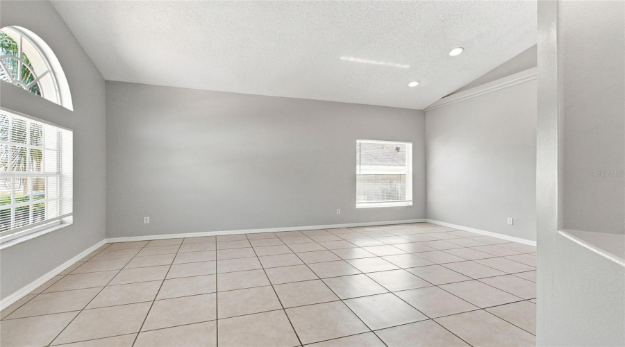 Clermont, Florida 34714, 4 Bedroom Bedrooms, ,3 Bathroombathrooms,Residential,For Sale,Palm Spring,0,Mfro6433273