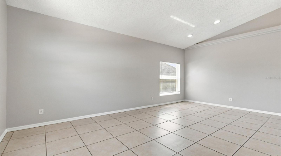 Clermont, Florida 34714, 4 Bedroom Bedrooms, ,3 Bathroombathrooms,Residential,For Sale,Palm Spring,0,Mfro6433273