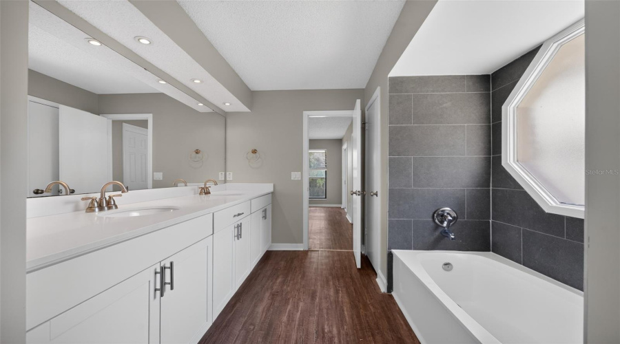 Orange Park, Florida 32073, 3 Bedroom Bedrooms, ,2 Bathroombathrooms,Residential,For Sale,Marrano,0,Mfrtb8497083