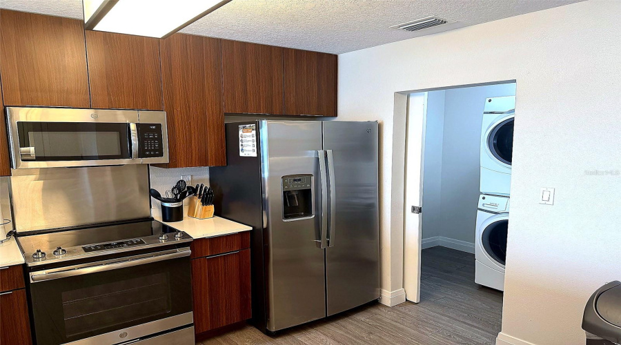 Fully Equipped Kitchen &Amp; Laundry