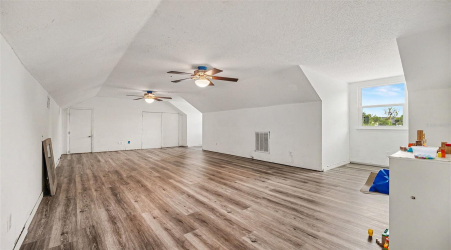 Titusville, Florida 32780, 4 Bedroom Bedrooms, ,4 Bathroombathrooms,Residential,For Sale,Barna,0,Mfro6429778