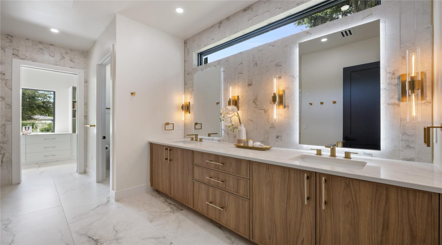 Winter Park, Florida 32792, 4 Bedroom Bedrooms, ,3 Bathroombathrooms,Residential,For Sale,Lakemont,0,Mfro6428654