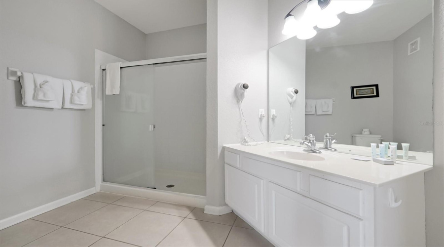 Orlando, Florida 32819, 2 Bedroom Bedrooms, ,2 Bathroombathrooms,Residential,For Sale,Breakview,0,Mfro6436273