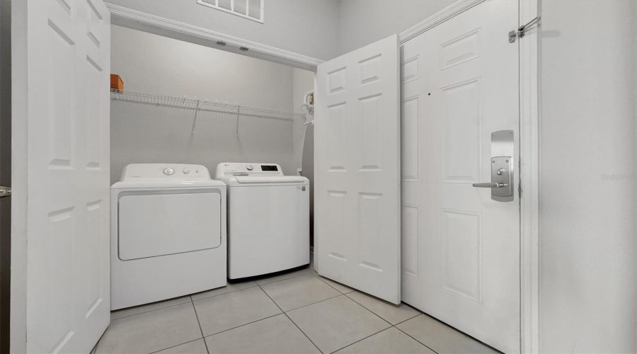 Orlando, Florida 32819, 2 Bedroom Bedrooms, ,2 Bathroombathrooms,Residential,For Sale,Breakview,0,Mfro6436273