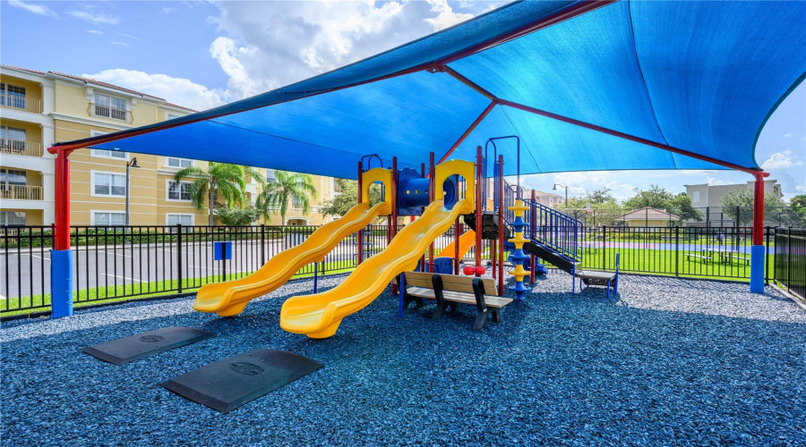 Orlando, Florida 32819, 2 Bedroom Bedrooms, ,2 Bathroombathrooms,Residential,For Sale,Breakview,0,Mfro6436273
