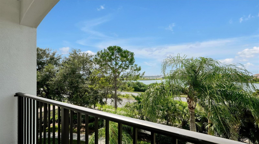 Orlando, Florida 32819, 2 Bedroom Bedrooms, ,2 Bathroombathrooms,Residential,For Sale,Breakview,0,Mfro6436273
