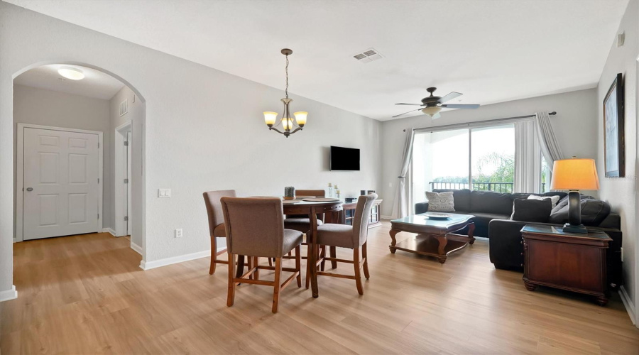 Orlando, Florida 32819, 2 Bedroom Bedrooms, ,2 Bathroombathrooms,Residential,For Sale,Breakview,0,Mfro6436273