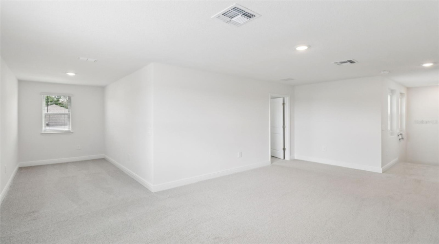 Lady Lake, Florida 32159, 4 Bedroom Bedrooms, ,3 Bathroombathrooms,Residential,For Sale,Sunshower,0,Mfro6372014