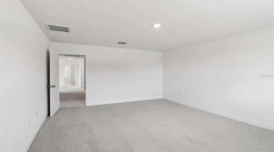 Lady Lake, Florida 32159, 4 Bedroom Bedrooms, ,3 Bathroombathrooms,Residential,For Sale,Sunshower,0,Mfro6372014