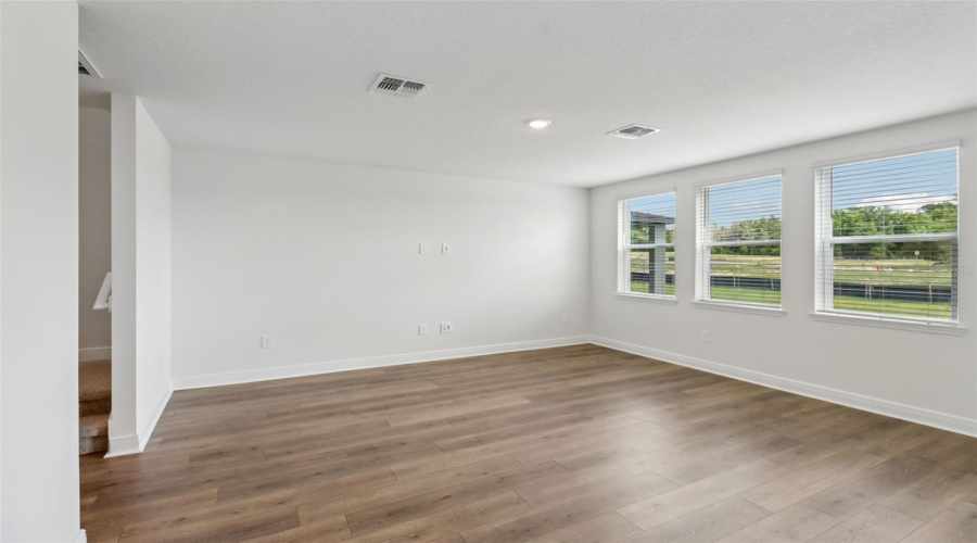 Lady Lake, Florida 32159, 4 Bedroom Bedrooms, ,3 Bathroombathrooms,Residential,For Sale,Sunshower,0,Mfro6372014