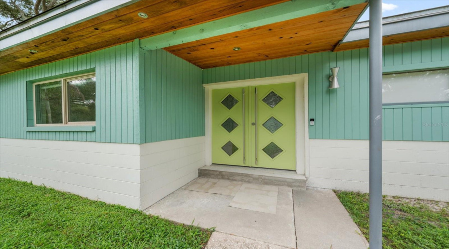 Temple Terrace, Florida 33617, 3 Bedroom Bedrooms, ,2 Bathroombathrooms,Residential,For Sale,Broxburn,0,Mfrtb8542659