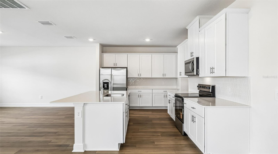 Minneola, Florida 34715, 3 Bedroom Bedrooms, ,2 Bathroombathrooms,Residential,For Sale,Wildberry,0,Mfrtb8487395